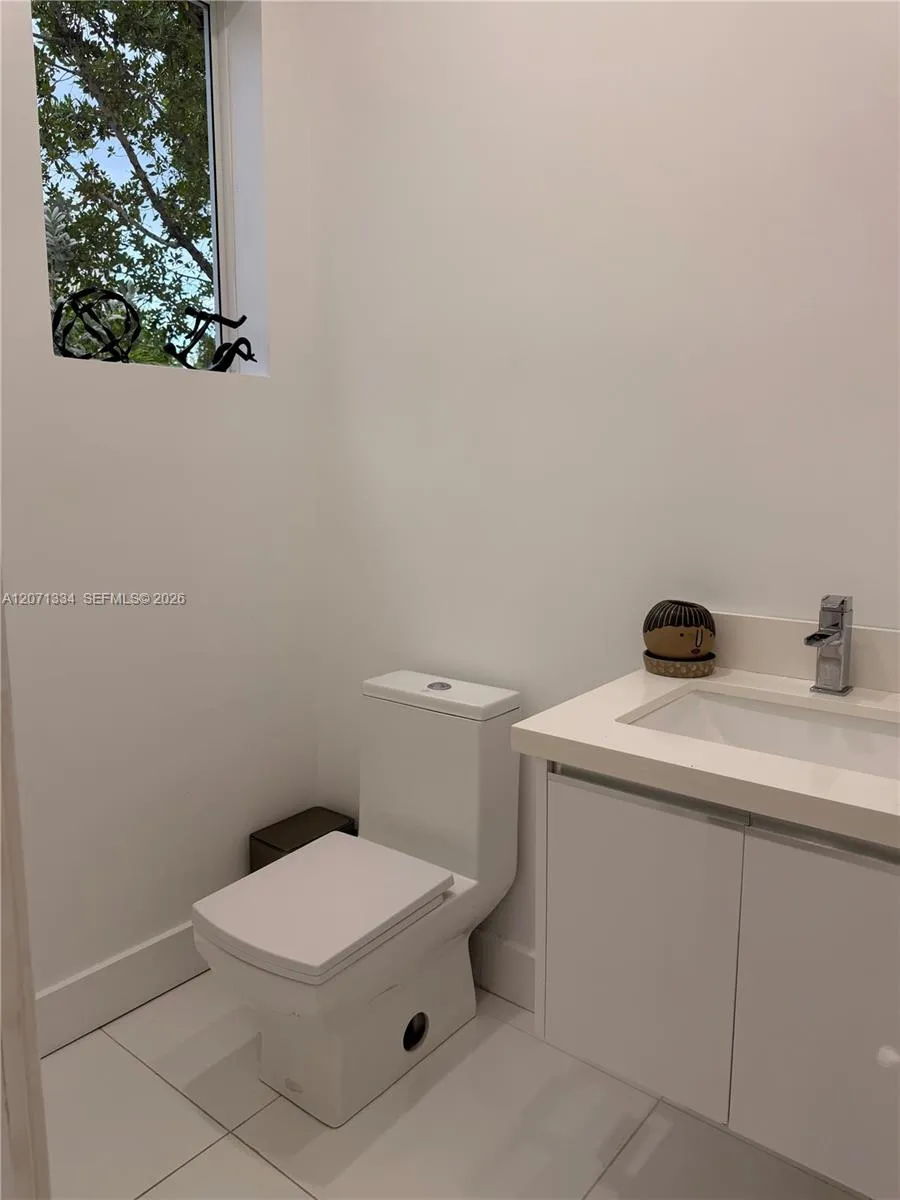 10330 NW 66 ST #10330 Doral, FL 33178