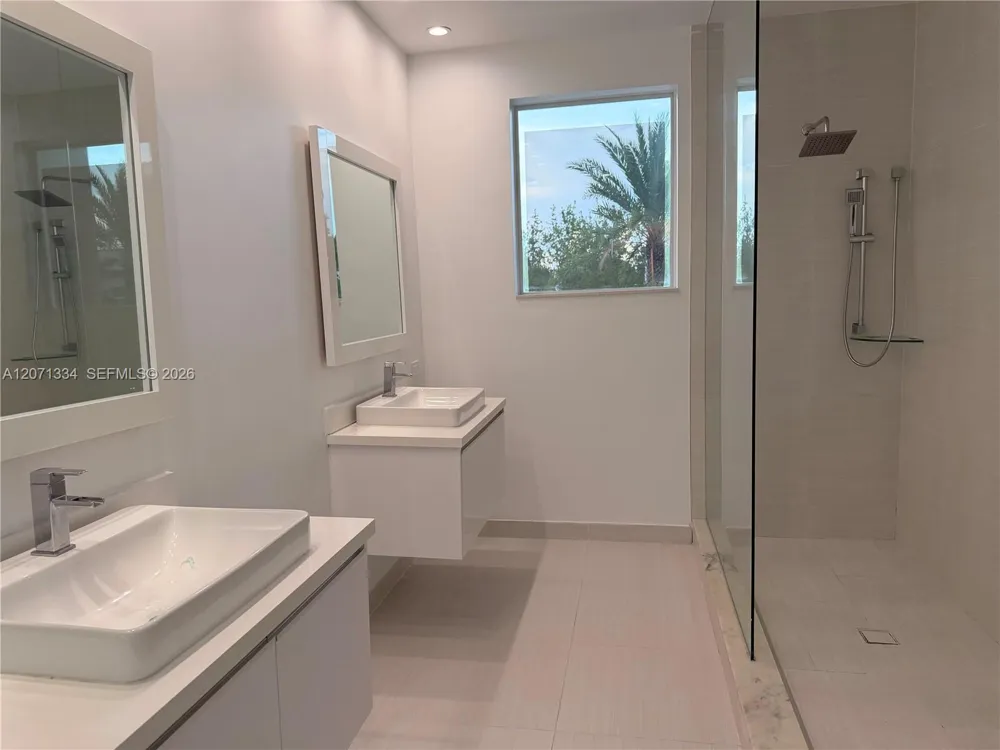10330 NW 66 ST #10330 Doral, FL 33178