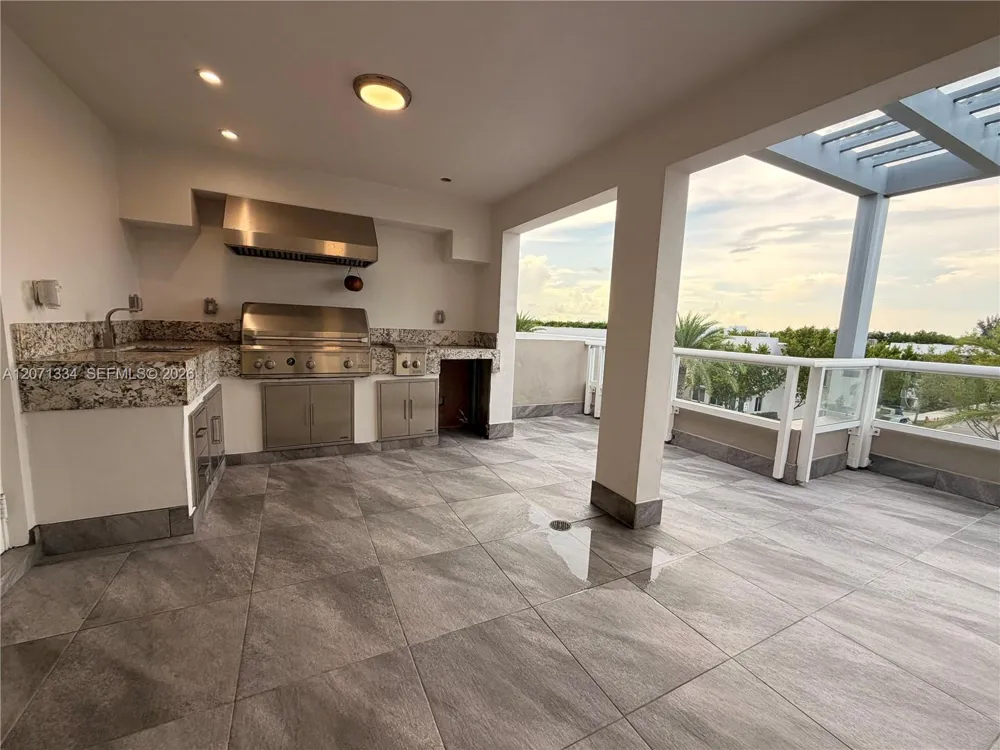10330 NW 66 ST #10330 Doral, FL 33178