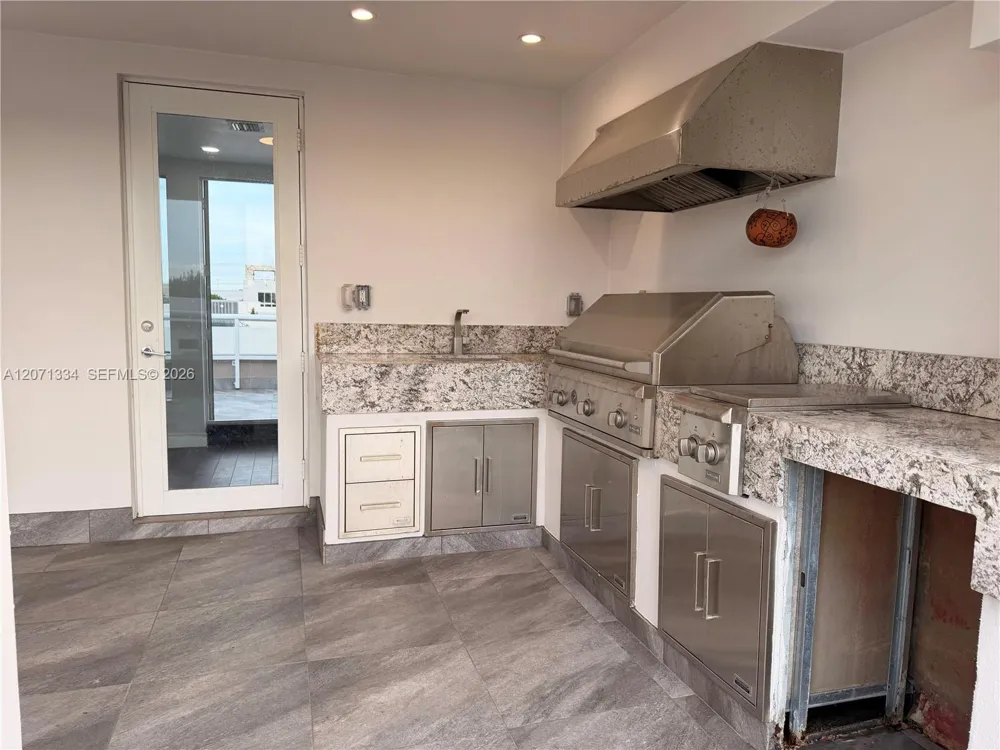 10330 NW 66 ST #10330 Doral, FL 33178