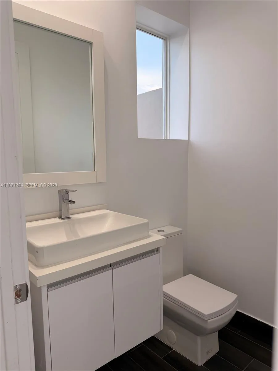 10330 NW 66 ST #10330 Doral, FL 33178
