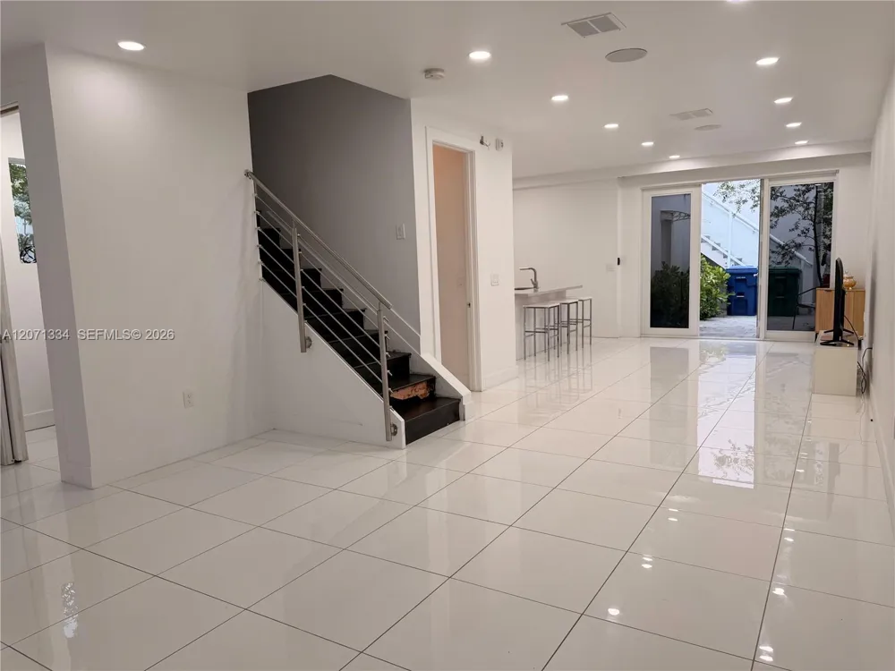 10330 NW 66 ST #10330 Doral, FL 33178
