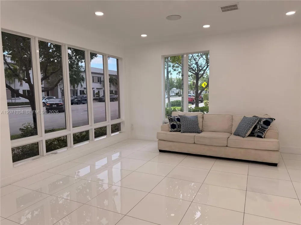 10330 NW 66 ST #10330 Doral, FL 33178