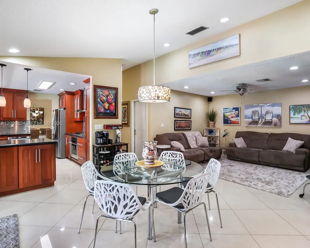 11723 SW 95th Ter Miami, FL 33186