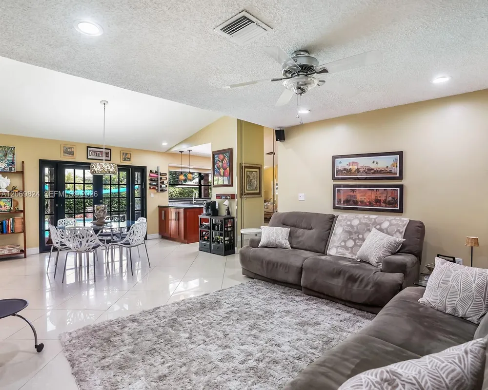11723 SW 95th Ter Miami, FL 33186