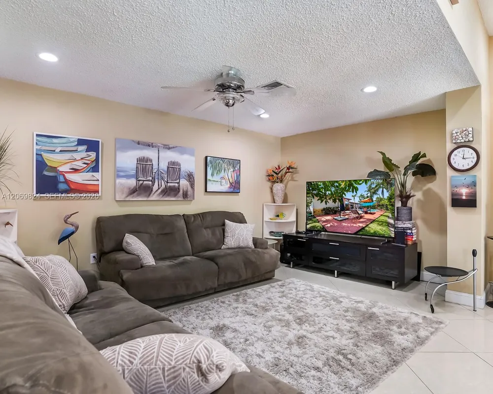 11723 SW 95th Ter Miami, FL 33186
