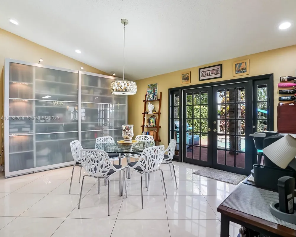 11723 SW 95th Ter Miami, FL 33186