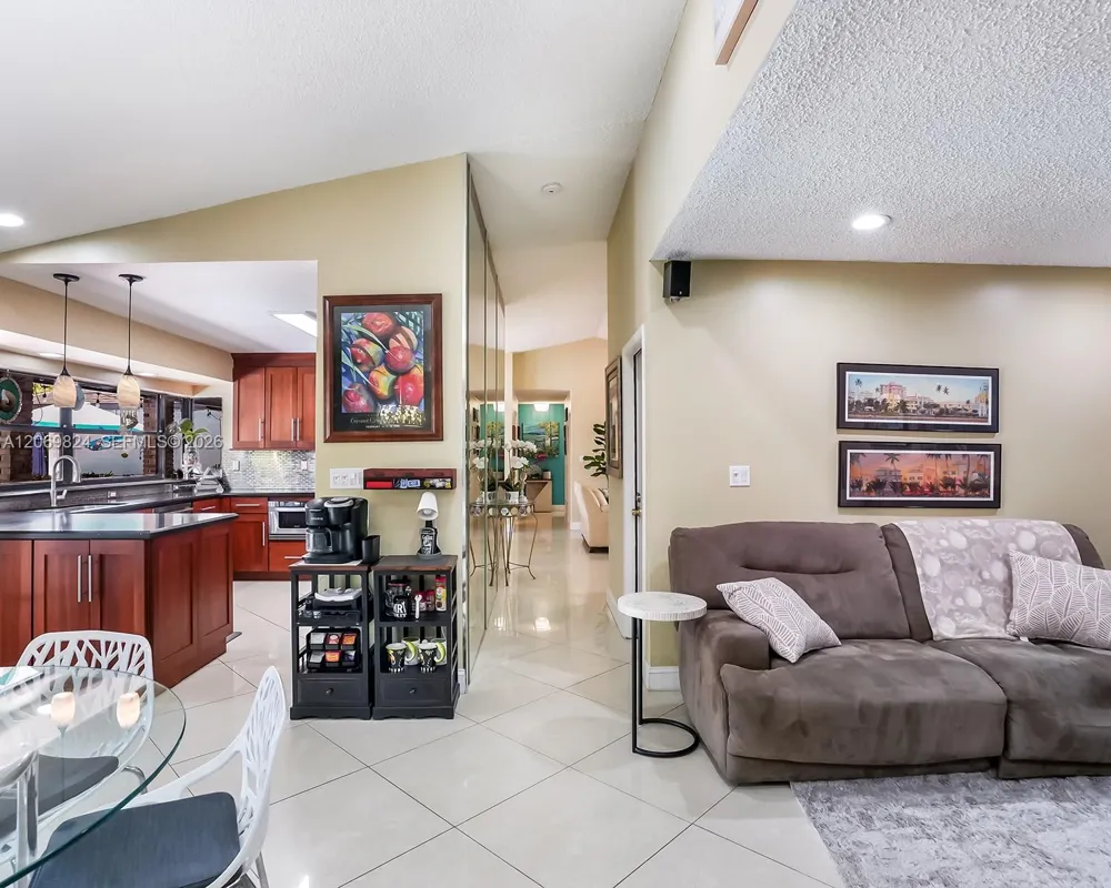 11723 SW 95th Ter Miami, FL 33186