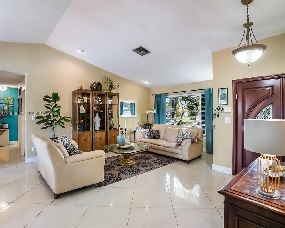 11723 SW 95th Ter Miami, FL 33186
