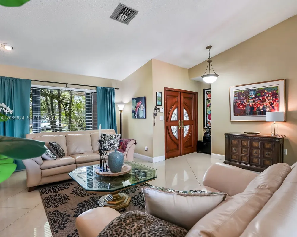 11723 SW 95th Ter Miami, FL 33186