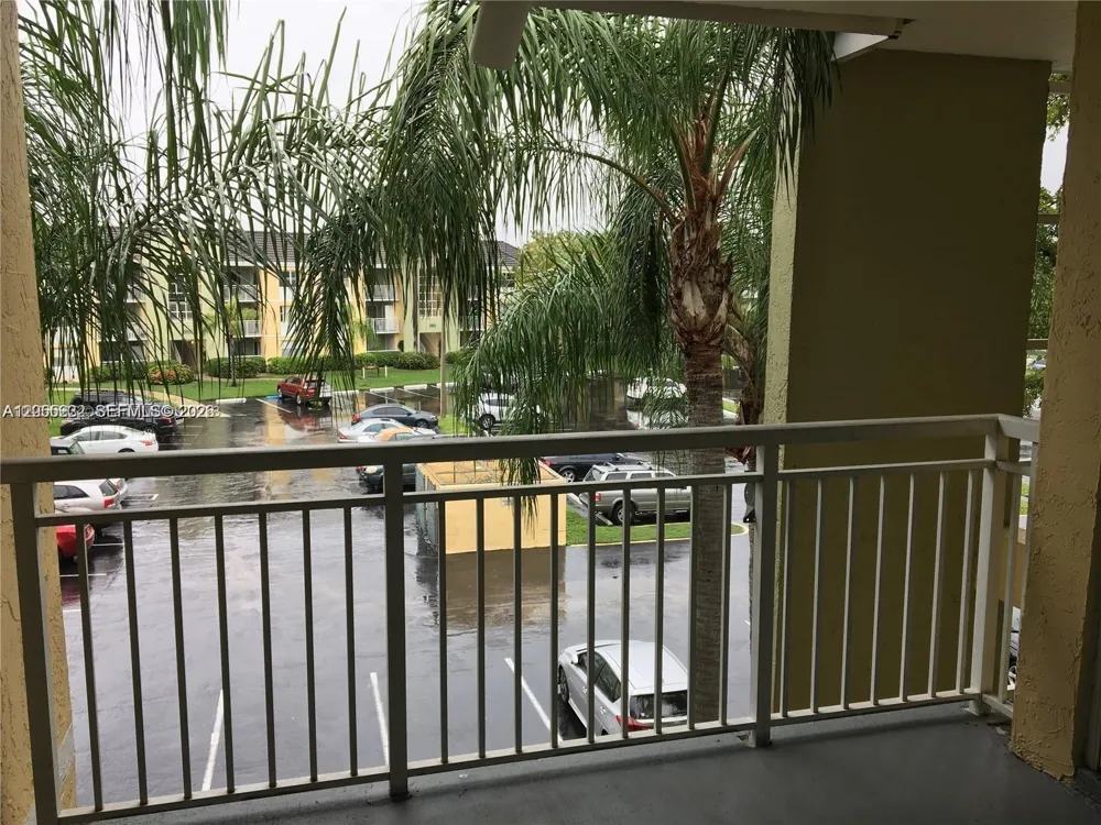 8580 SW 212th St #307 Cutler Bay, FL 33189