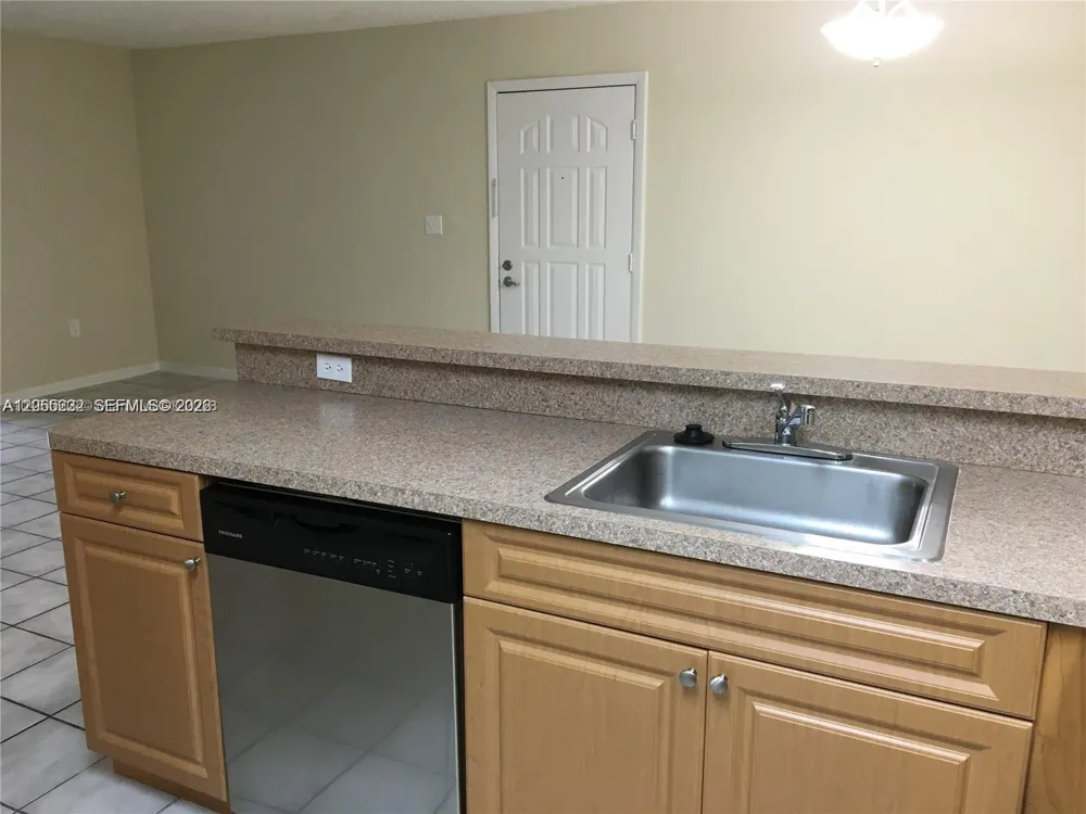 8580 SW 212th St #307 Cutler Bay, FL 33189
