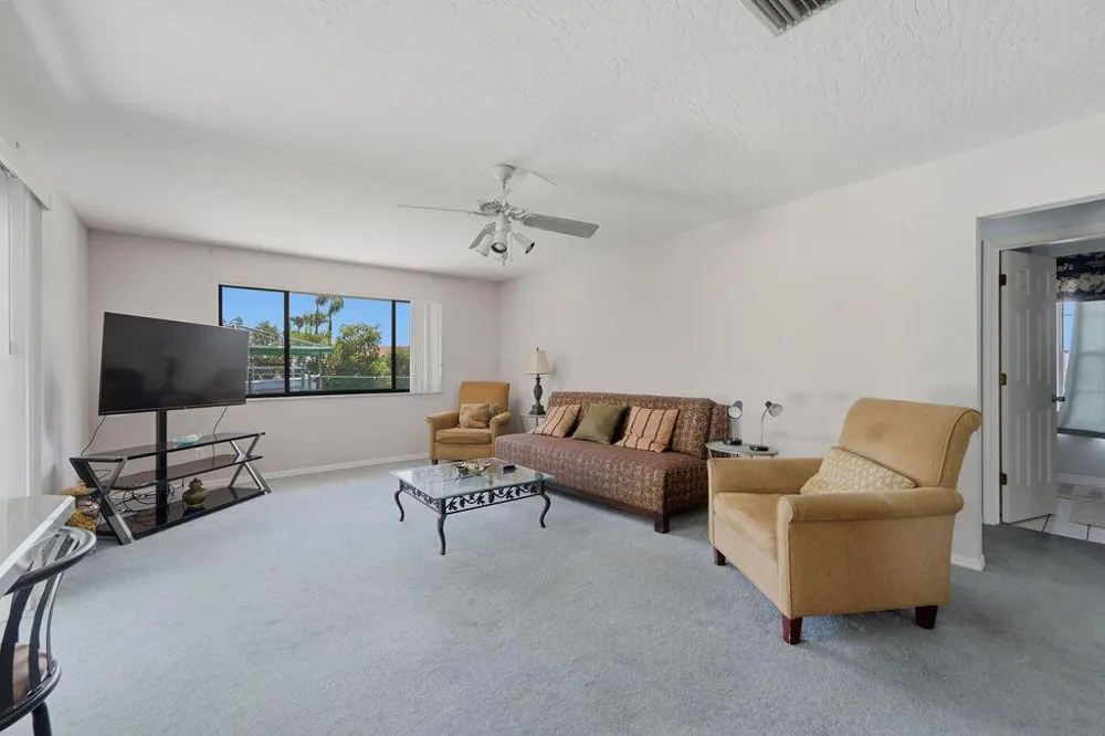 433 12th Street SE Vero Beach, FL 32962