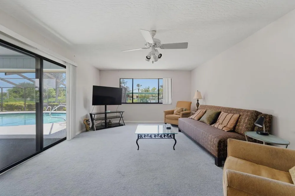 433 12th Street SE Vero Beach, FL 32962