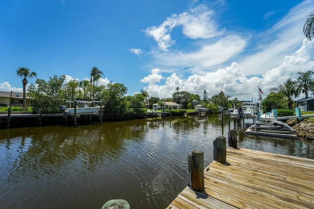 433 12th Street SE Vero Beach, FL 32962