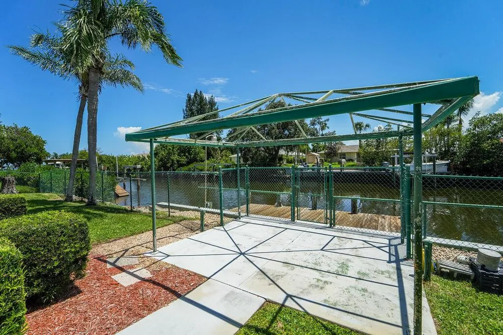 433 12th Street SE Vero Beach, FL 32962