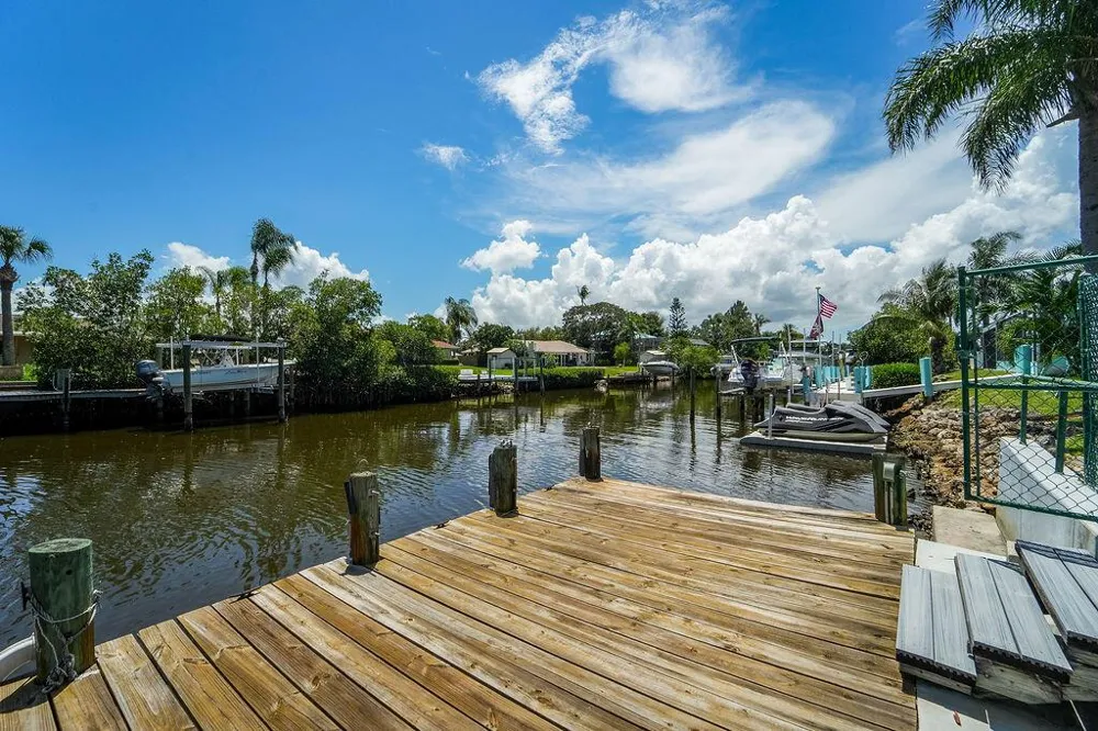 433 12th Street SE Vero Beach, FL 32962