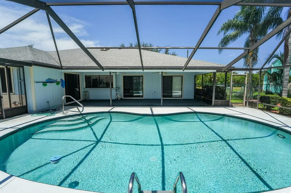 433 12th Street SE Vero Beach, FL 32962