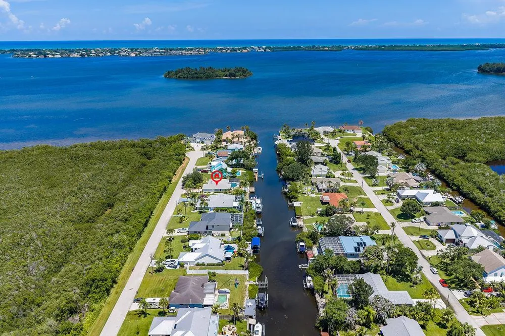 433 12th Street SE Vero Beach, FL 32962