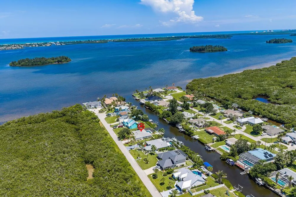 433 12th Street SE Vero Beach, FL 32962