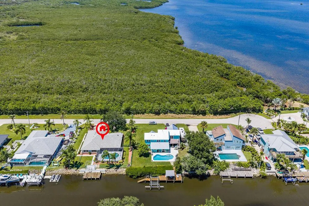 433 12th Street SE Vero Beach, FL 32962