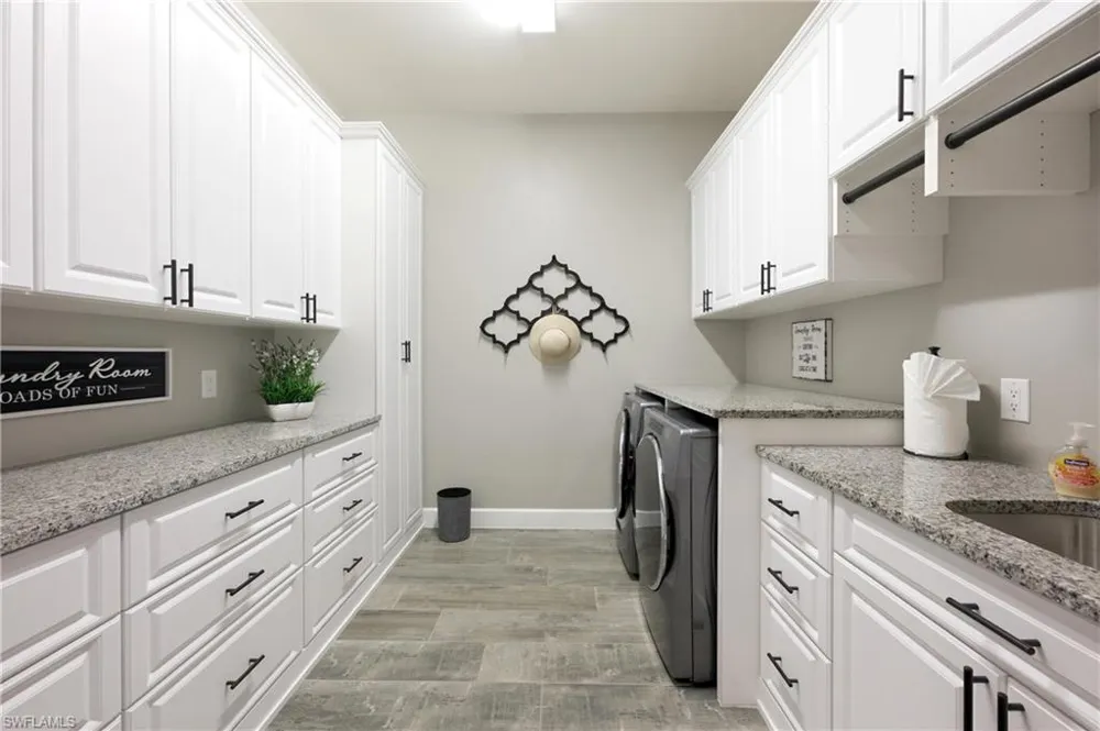 19125 Aqua Shore Drive Estero, FL 33913