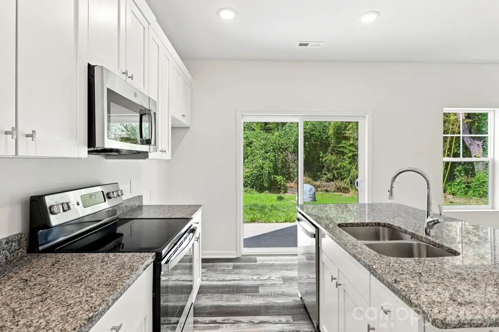 2604 Greencrest Lane Statesville, NC 28677