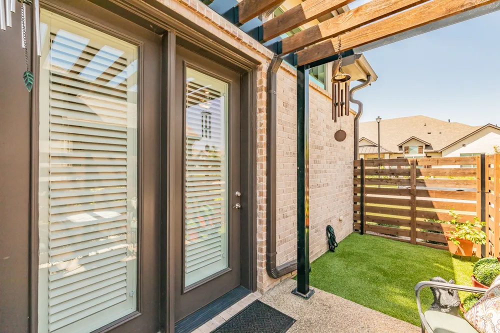 1634 Dewberry Lane Garland, TX 75042