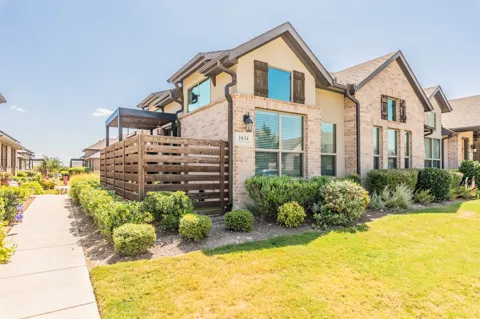 1634 Dewberry Lane