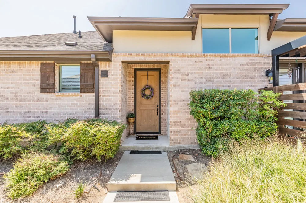 1634 Dewberry Lane Garland, TX 75042