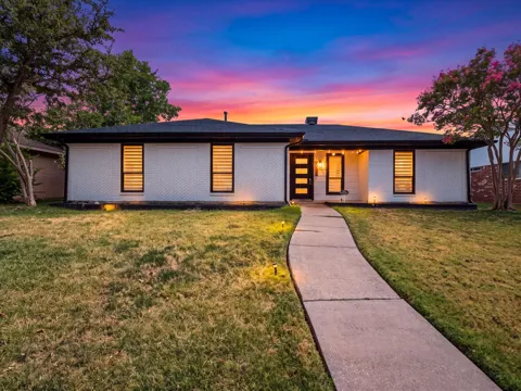 2216 Stonebrook Drive