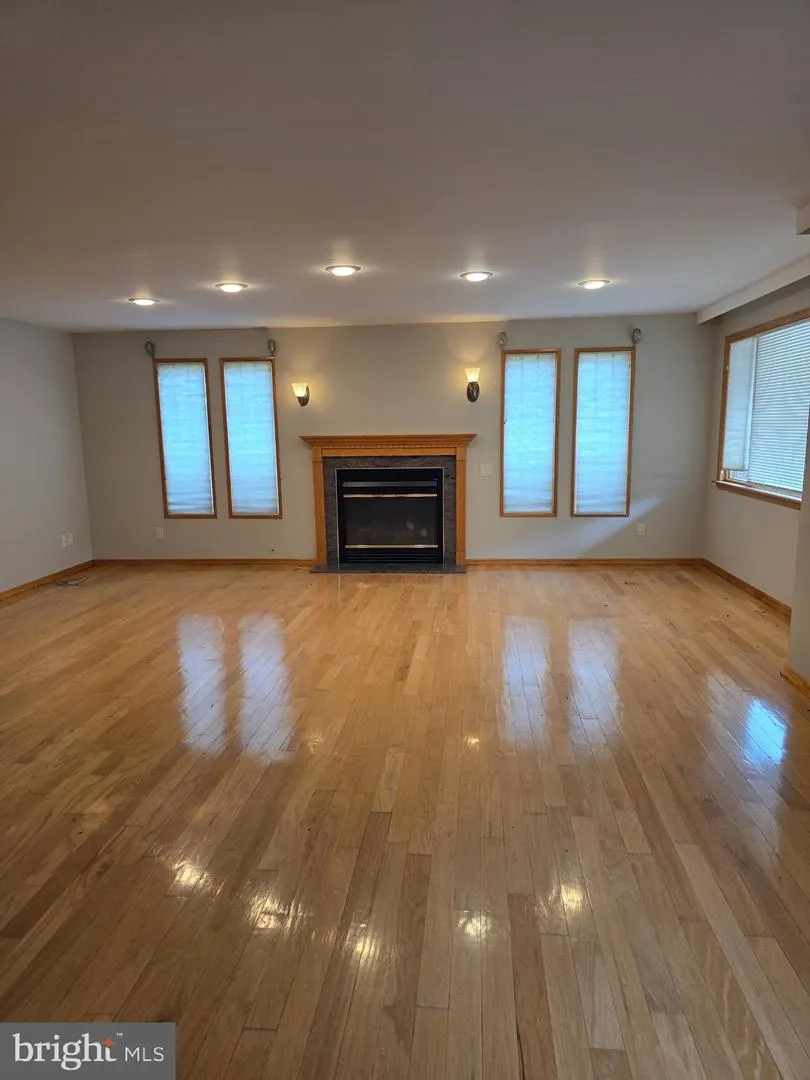 812 LEEDS LANE Newark, DE 19711