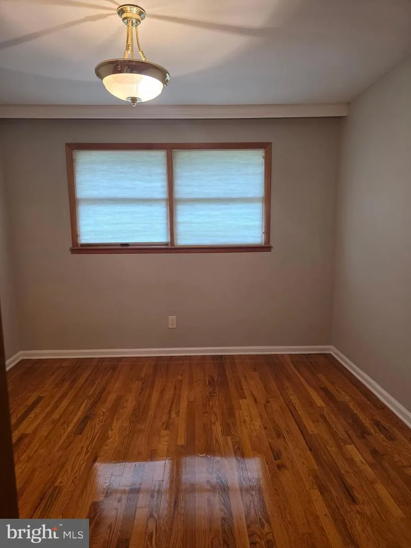 812 LEEDS LANE Newark, DE 19711