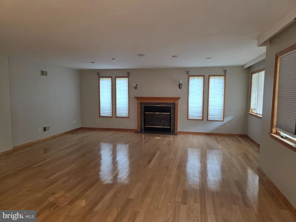 812 LEEDS LANE Newark, DE 19711