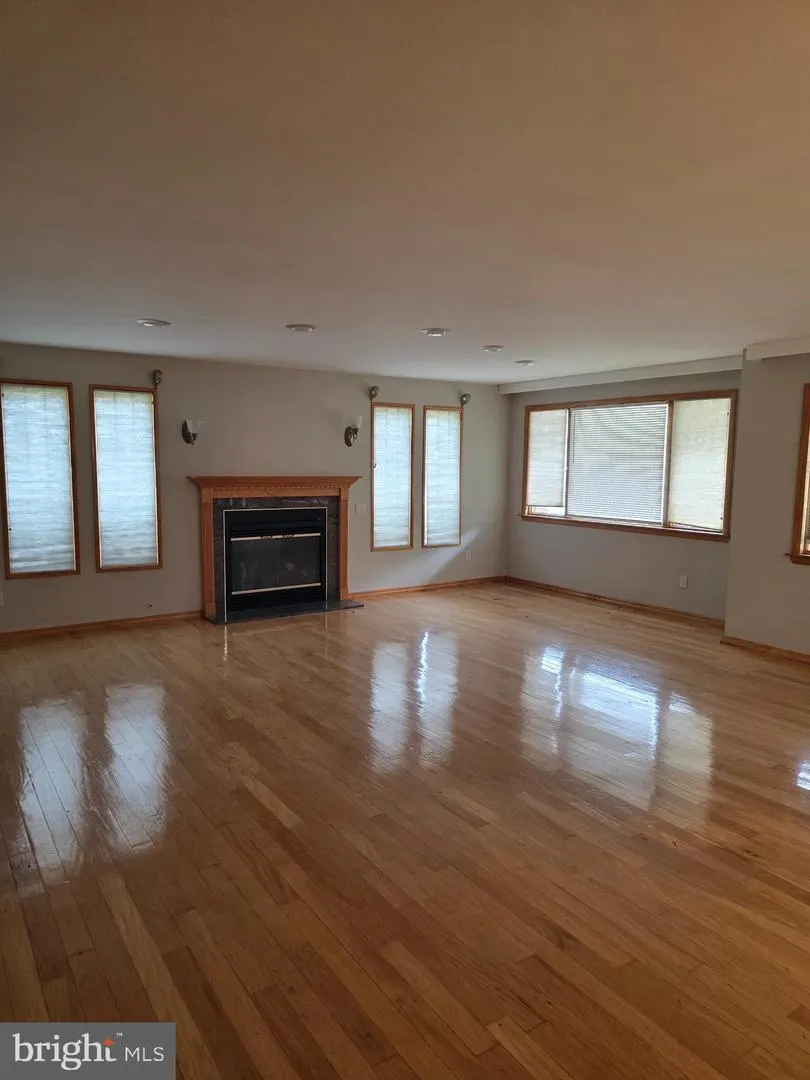 812 LEEDS LANE Newark, DE 19711