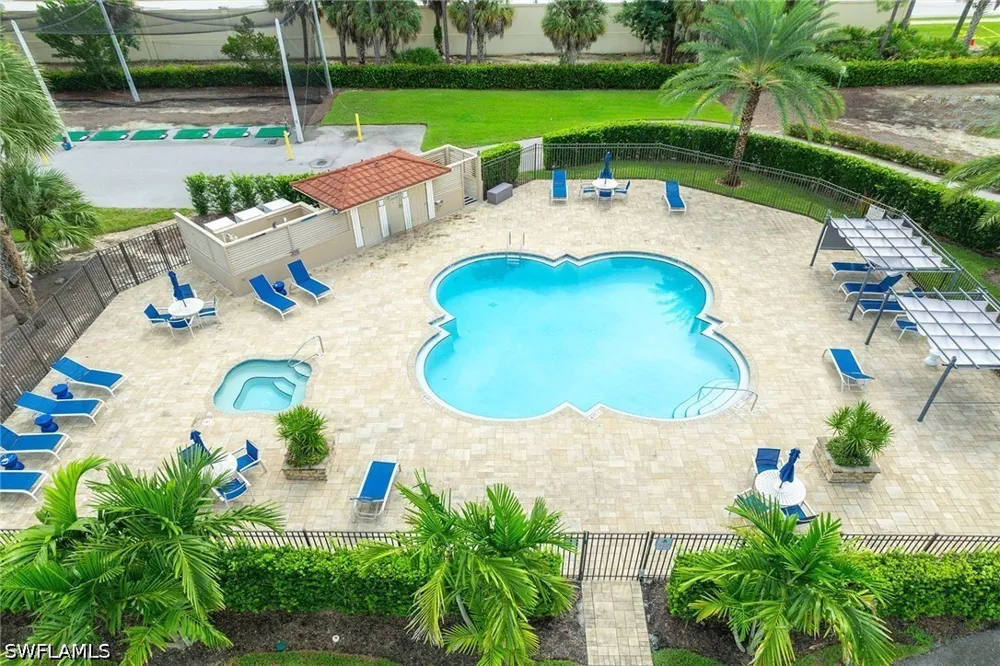 Westbourgh Drive Naples, FL 34112