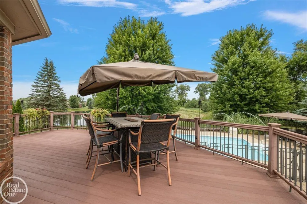 62682 Coralburst Drive Washington Township, MI 48094