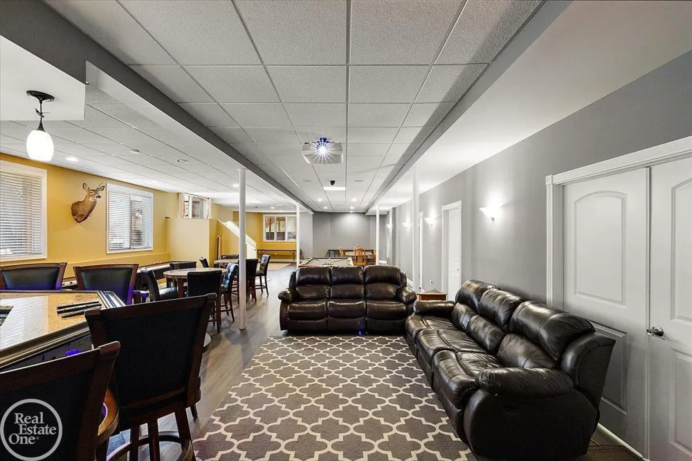 62682 Coralburst Drive Washington Township, MI 48094
