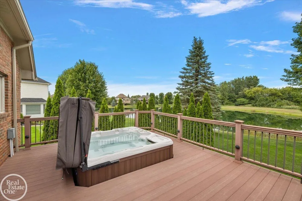 62682 Coralburst Drive Washington Township, MI 48094