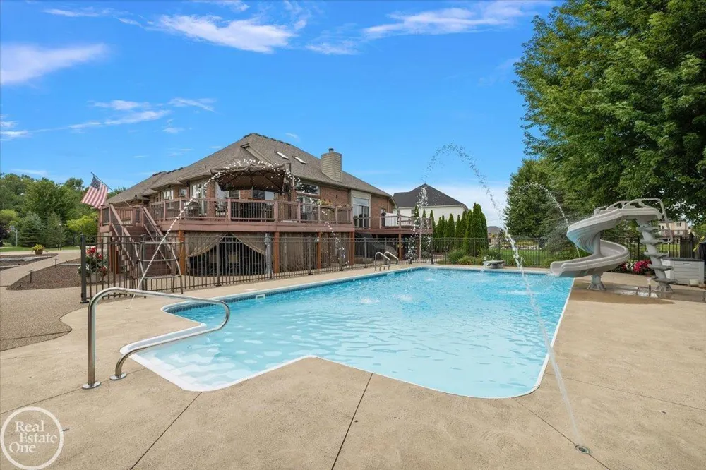 62682 Coralburst Drive Washington Township, MI 48094