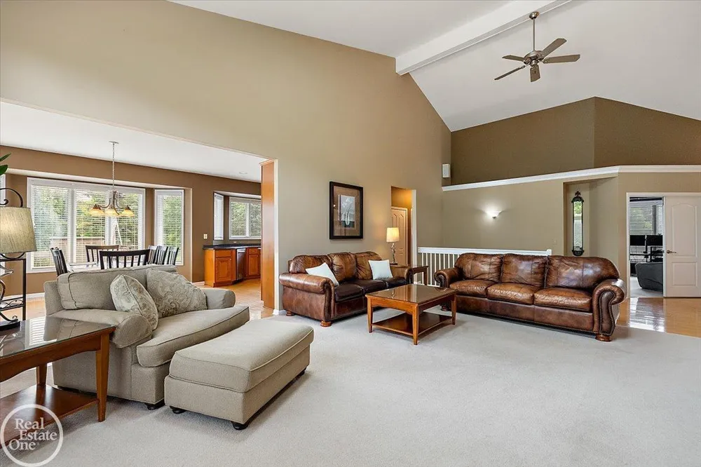 62682 Coralburst Drive Washington Township, MI 48094