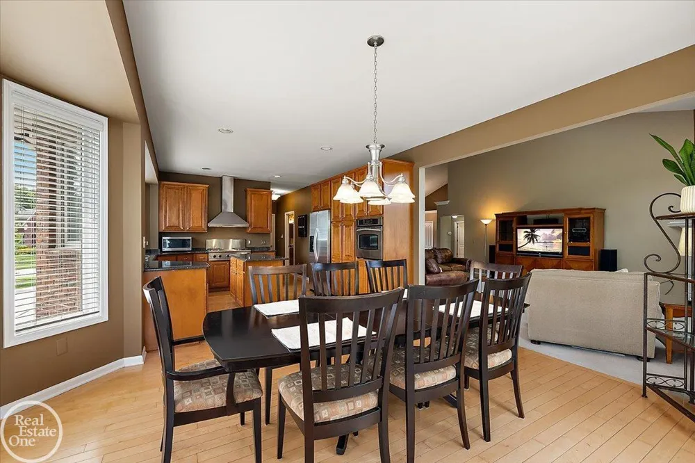 62682 Coralburst Drive Washington Township, MI 48094
