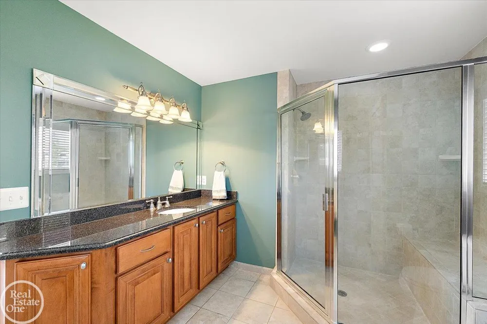 62682 Coralburst Drive Washington Township, MI 48094