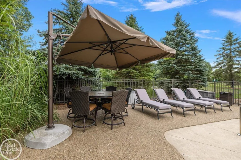 62682 Coralburst Drive Washington Township, MI 48094