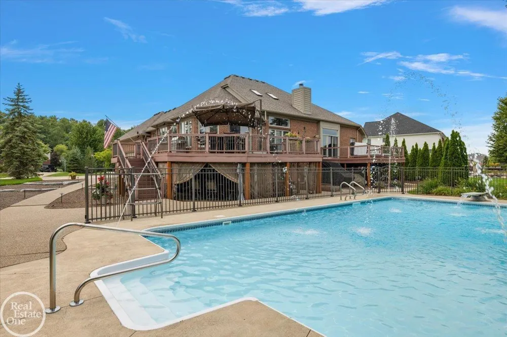 62682 Coralburst Drive Washington Township, MI 48094