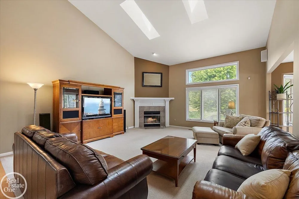 62682 Coralburst Drive Washington Township, MI 48094