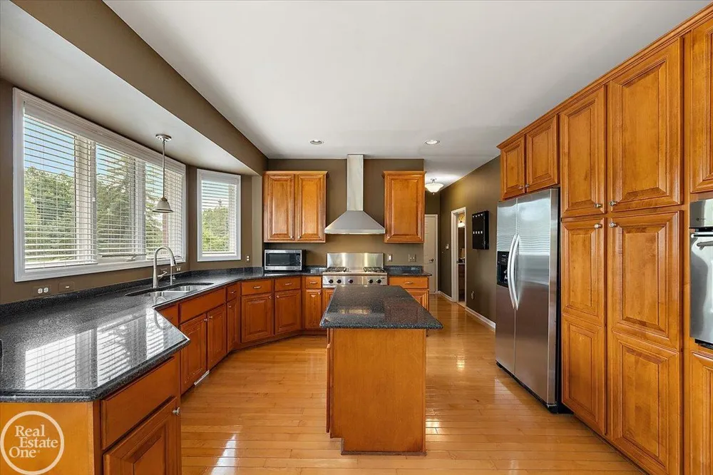 62682 Coralburst Drive Washington Township, MI 48094