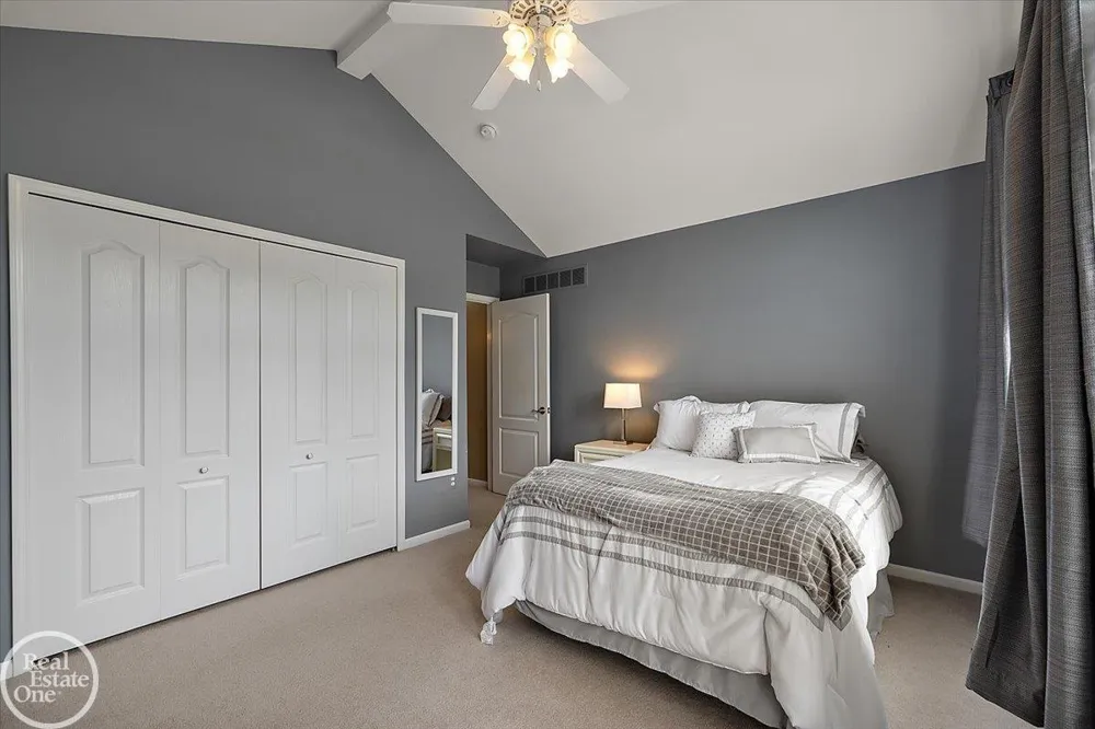 62682 Coralburst Drive Washington Township, MI 48094