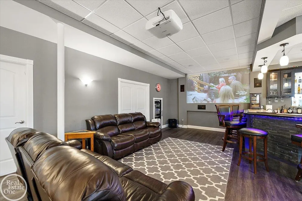 62682 Coralburst Drive Washington Township, MI 48094