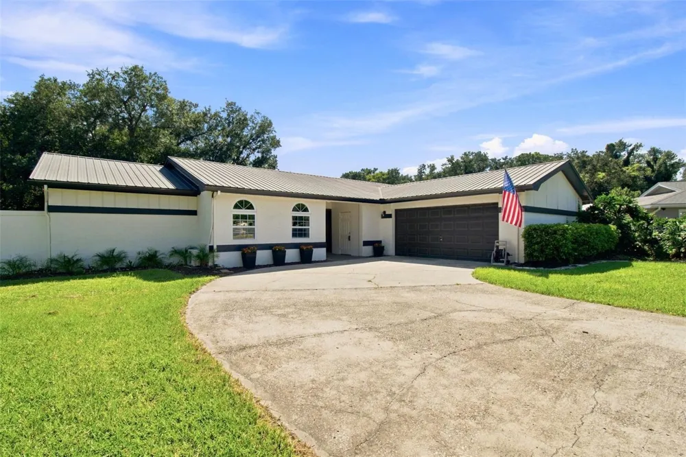 7233 WOODBROOK DRIVE Tampa, FL 33625